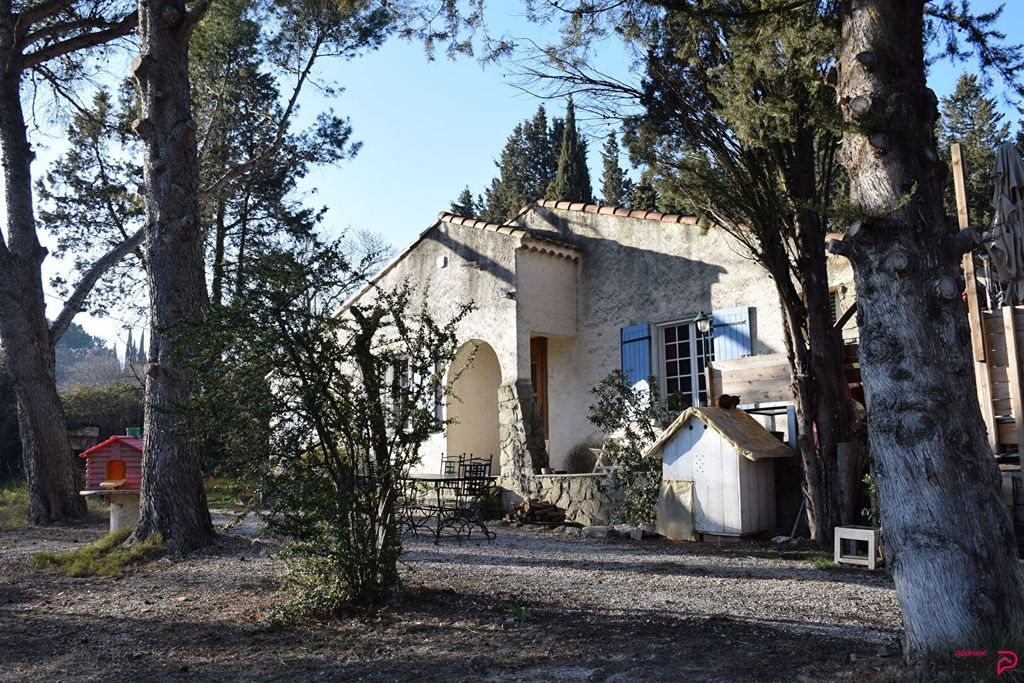 Achat maison à vendre 5 chambres 122 m² - Saint-Rémy-de-Provence