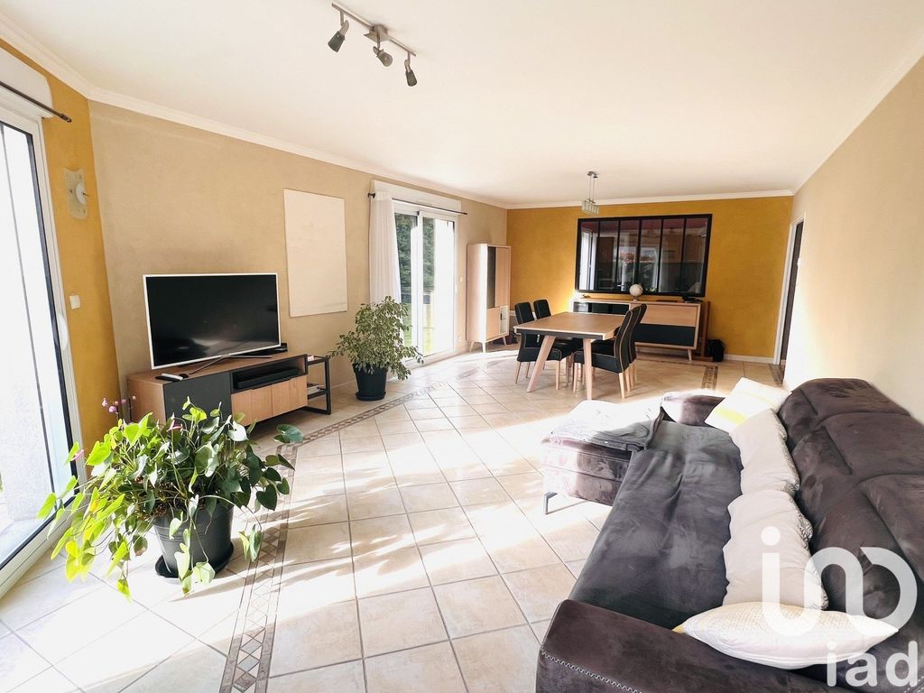 Achat maison à vendre 4 chambres 137 m² - Saint-Martin-de-la-Place
