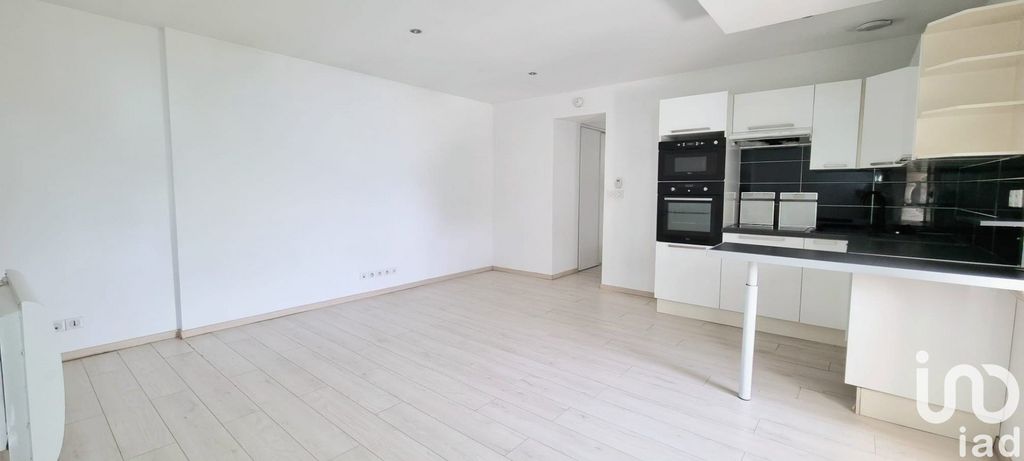 Achat appartement à vendre 2 pièces 44 m² - Corbeil-Essonnes