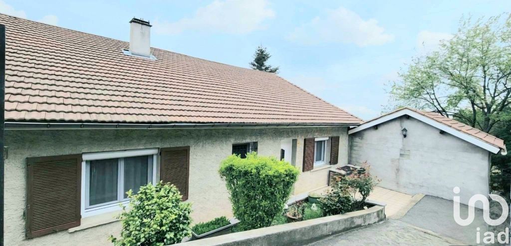Achat maison à vendre 5 chambres 195 m² - Saint-Étienne
