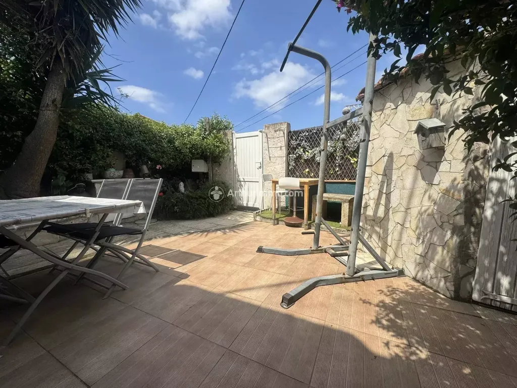 Achat appartement à vendre 3 pièces 72 m² - Six-Fours-les-Plages