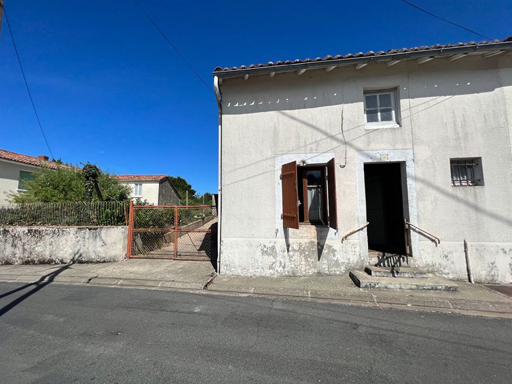 Achat maison à vendre 1 chambre 63 m² - Civray