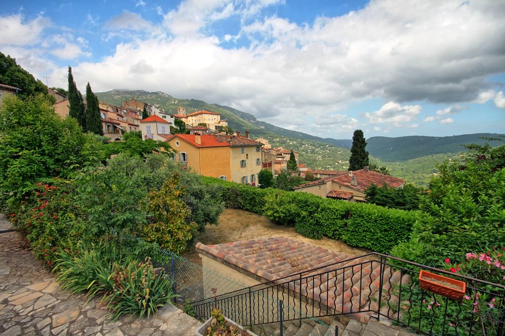 Achat maison à vendre 6 chambres 185 m² - Le Bar-sur-Loup