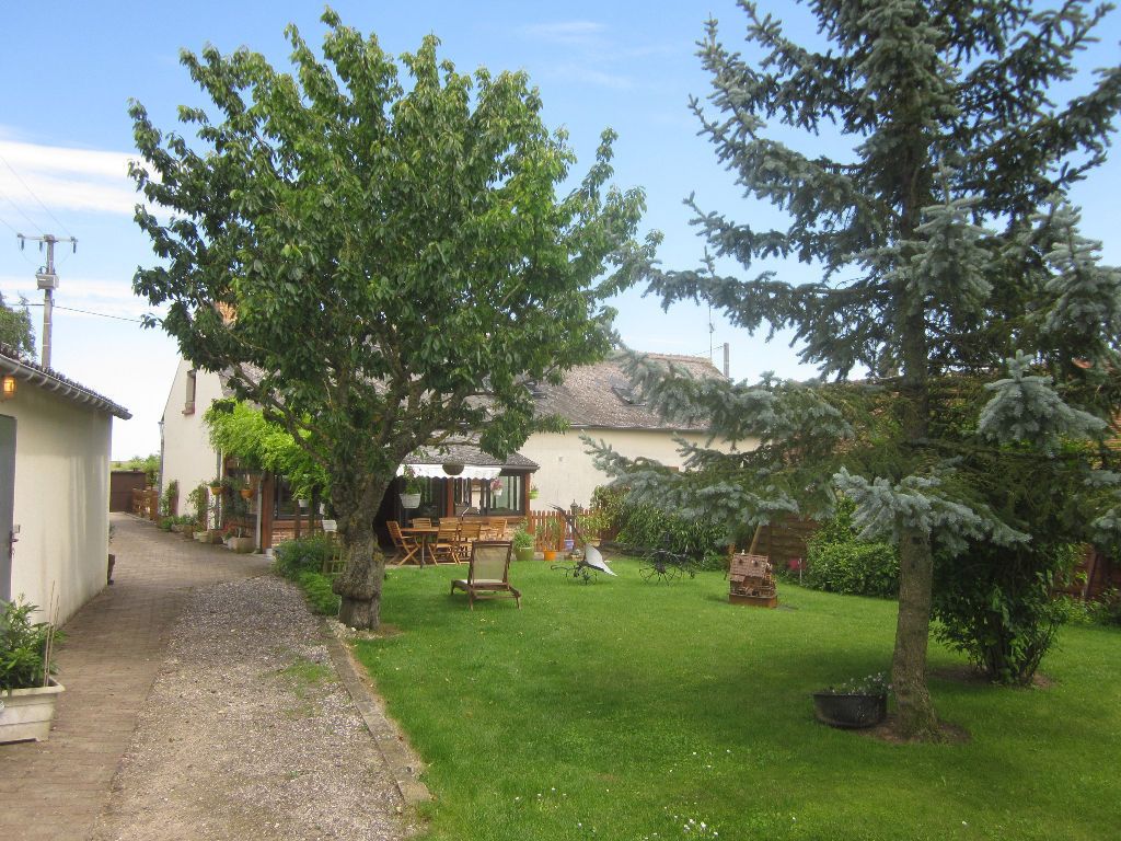 Achat maison à vendre 4 chambres 177 m² - Saint-Lyé-la-Forêt