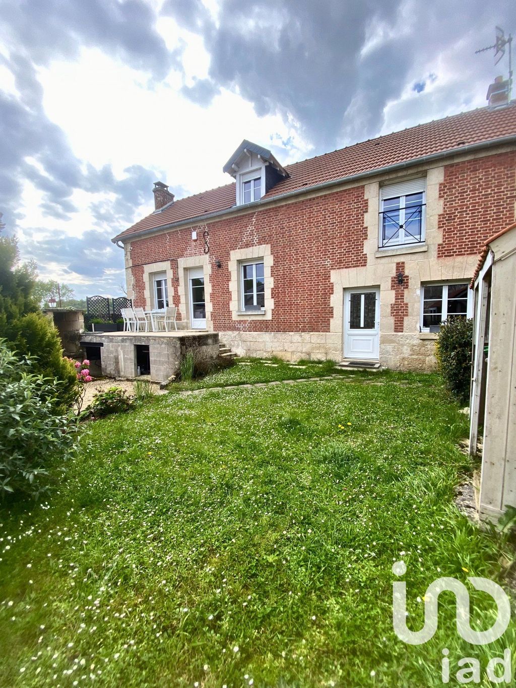 Achat maison à vendre 3 chambres 145 m² - Vauxrezis