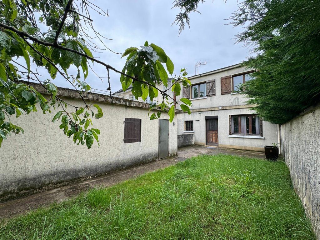 Achat maison à vendre 4 chambres 121 m² - Sucy-en-Brie