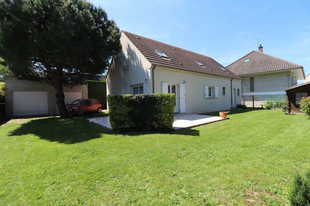 Achat maison à vendre 4 chambres 124 m² - Sainte-Geneviève-des-Bois