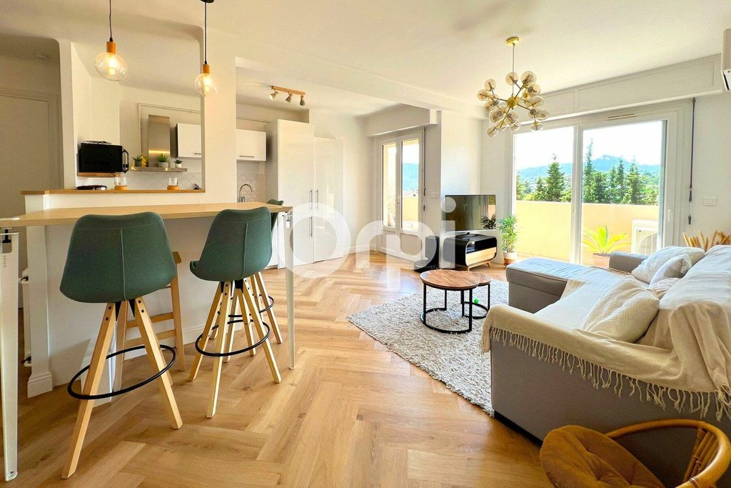 Achat appartement à vendre 3 pièces 70 m² - Mandelieu-la-Napoule