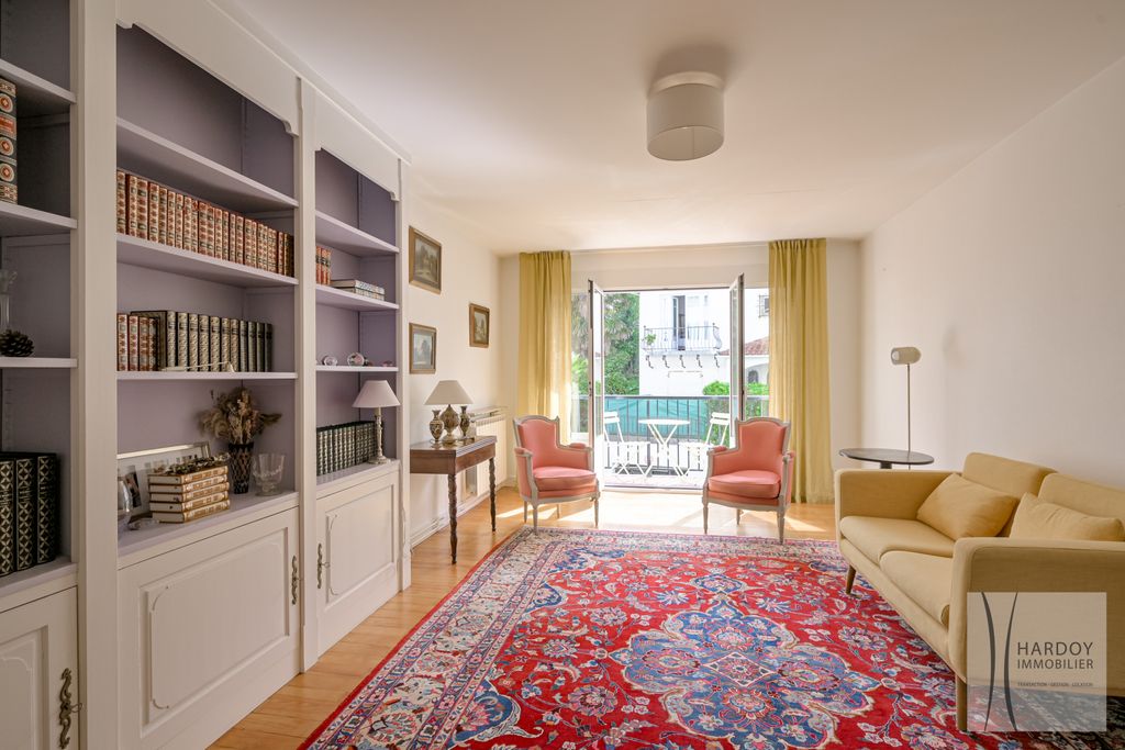 Achat appartement à vendre 3 pièces 76 m² - Saint-Jean-de-Luz