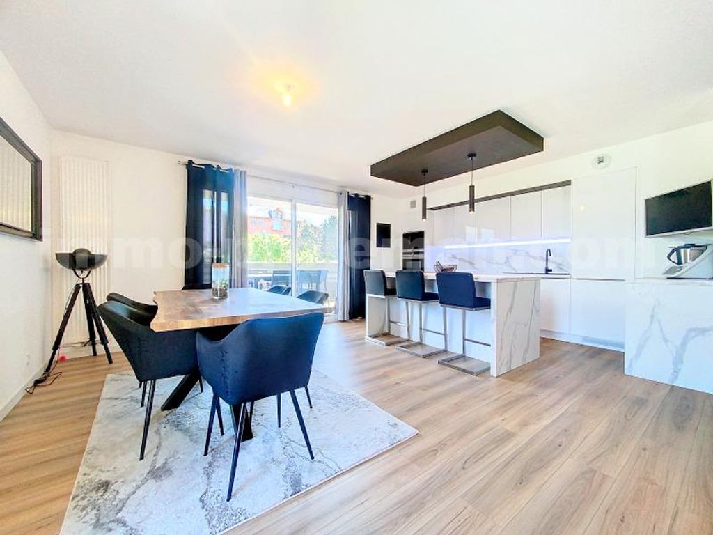 Achat appartement à vendre 4 pièces 85 m² - La Roche-sur-Foron