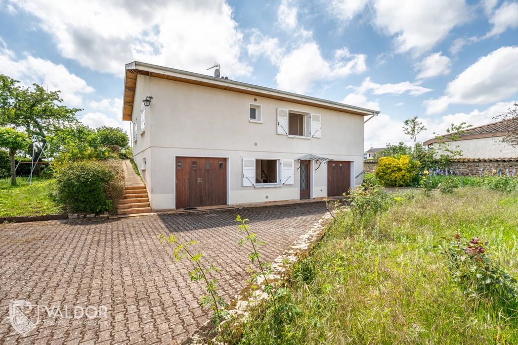 Achat maison à vendre 3 chambres 125 m² - Régnié-Durette