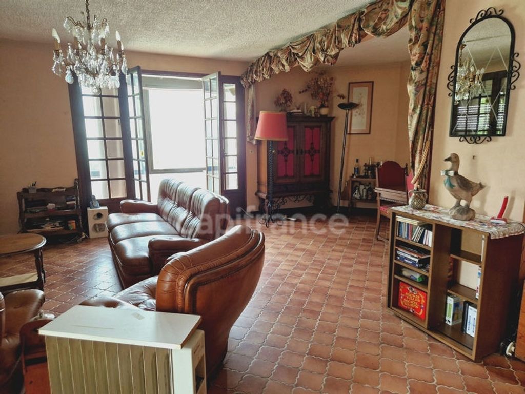 Achat maison à vendre 6 chambres 157 m² - Vélizy-Villacoublay