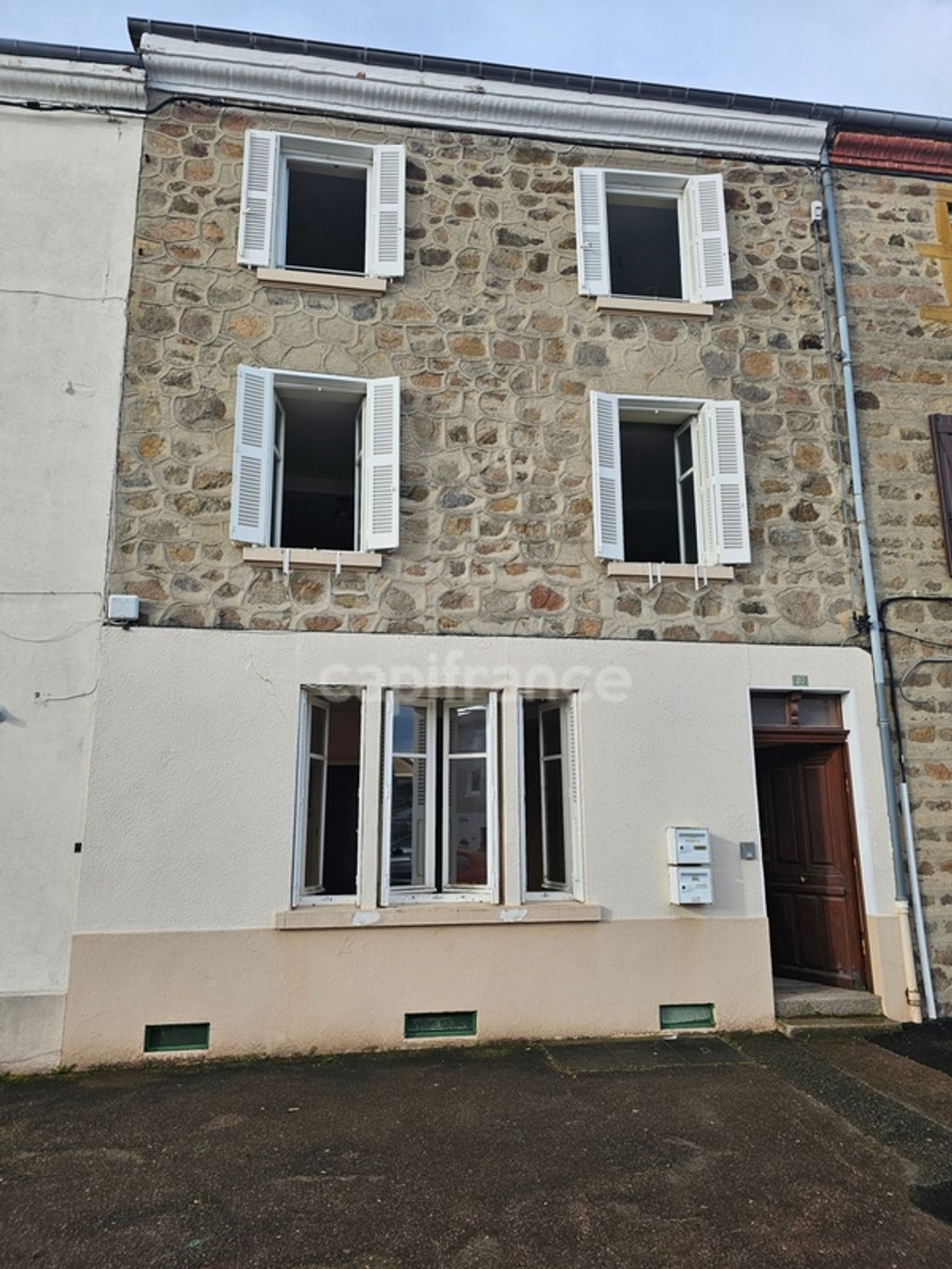 Achat maison à vendre 5 chambres 179 m² - Panissières