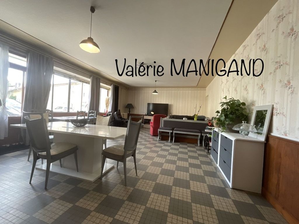 Achat maison à vendre 7 chambres 260 m² - Saint-Aulaye-Puymangou