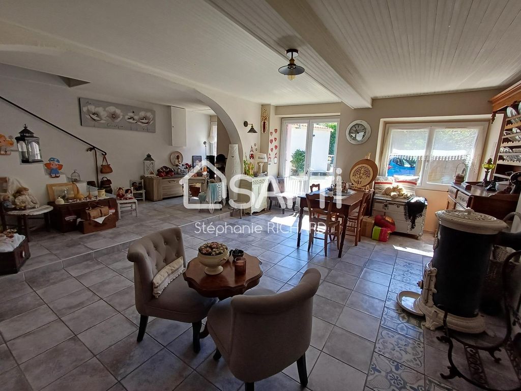 Achat maison à vendre 2 chambres 128 m² - La Roche-sur-Yon