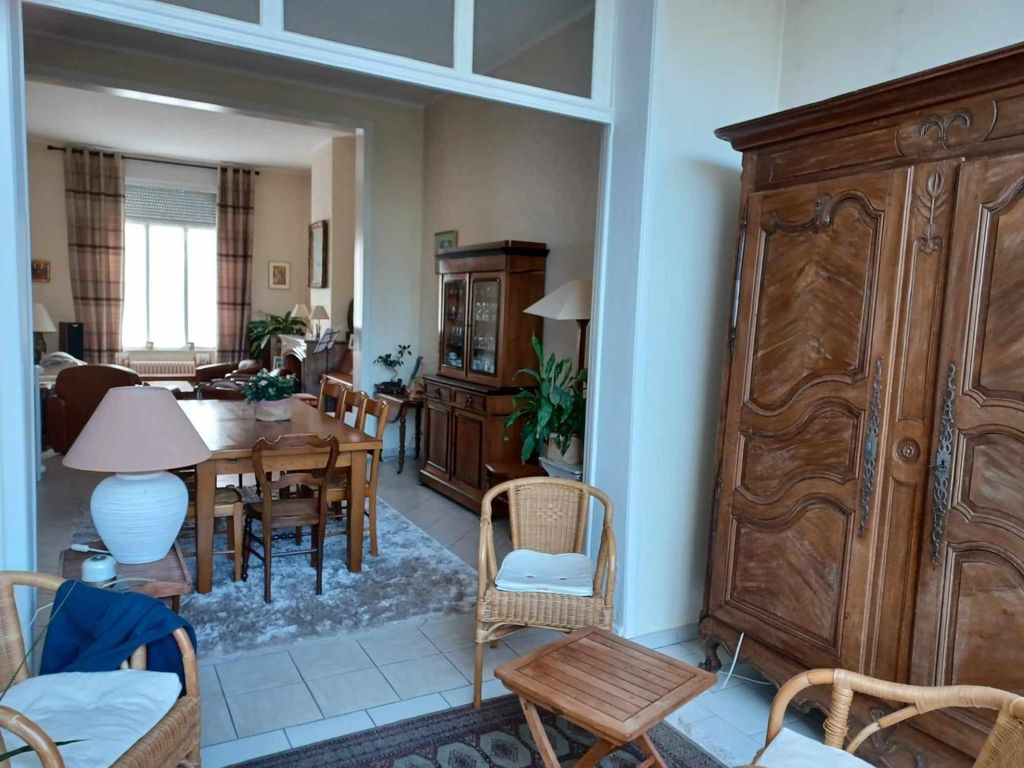 Achat maison à vendre 6 chambres 220 m² - Cambrai