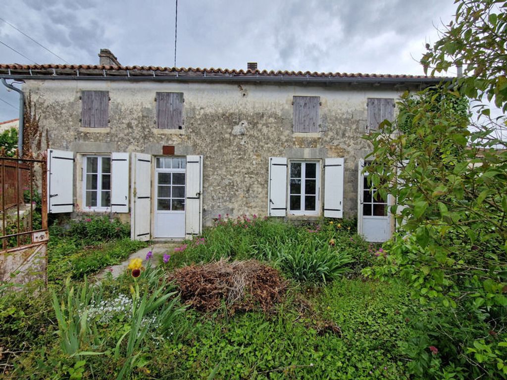 Achat maison à vendre 3 chambres 136 m² - Antezant-la-Chapelle