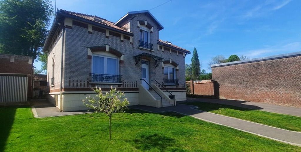 Achat maison à vendre 5 chambres 130 m² - Saint-Quentin