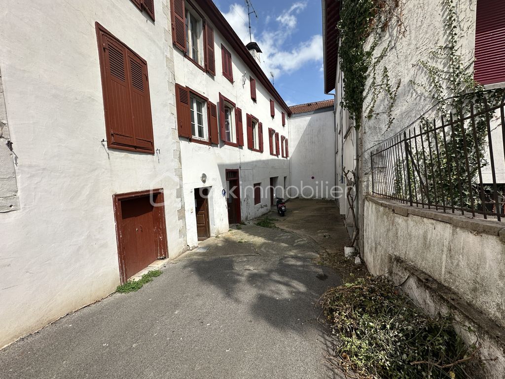 Achat maison à vendre 4 chambres 113 m² - Hasparren