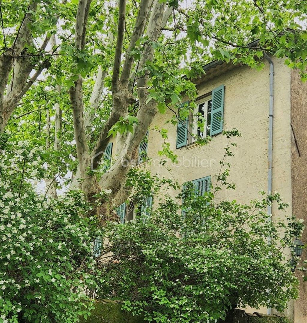 Achat maison à vendre 6 chambres 225 m² - Solliès-Toucas