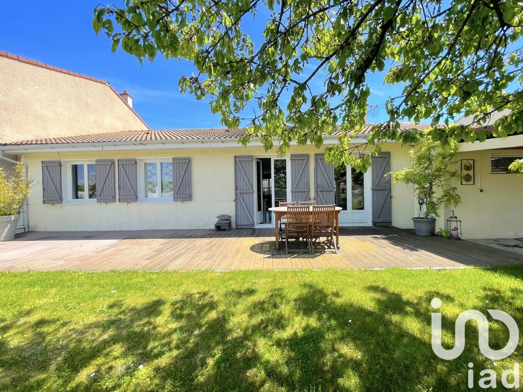 Achat maison à vendre 4 chambres 120 m² - Châteaugay