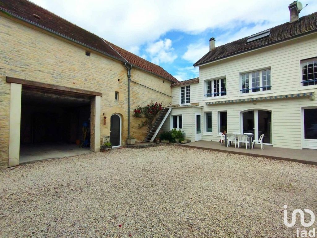 Achat maison à vendre 6 chambres 230 m² - Banville