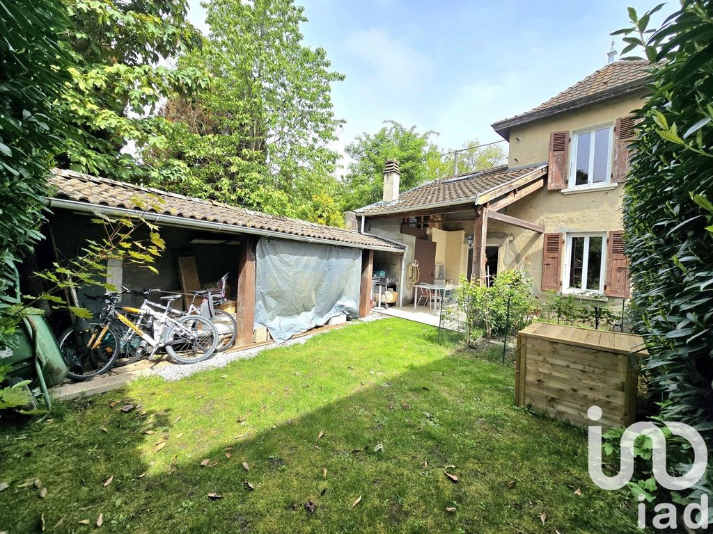 Achat maison à vendre 2 chambres 77 m² - Les Abrets-en-Dauphiné