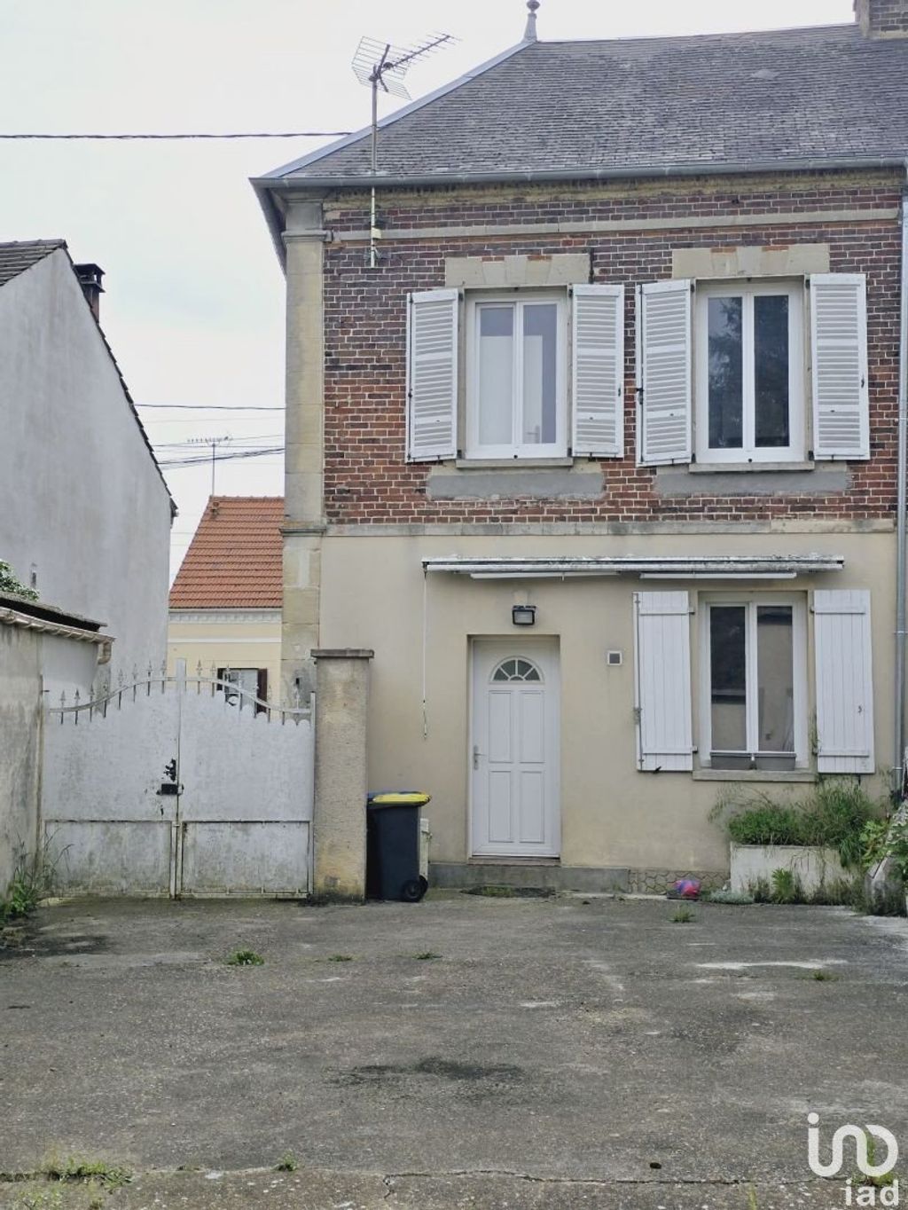 Achat maison à vendre 4 chambres 95 m² - Sainte-Geneviève