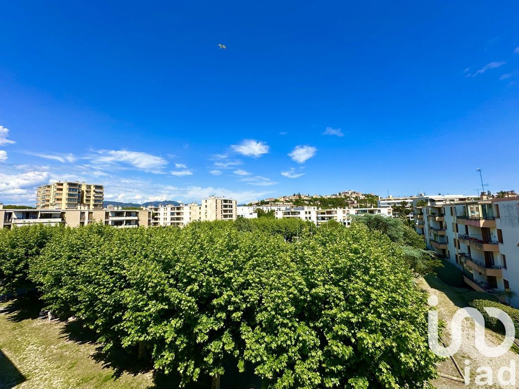 Achat appartement à vendre 3 pièces 68 m² - Saint-Raphaël