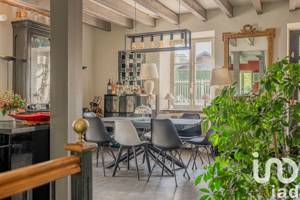 Achat maison à vendre 5 chambres 240 m² - Saint-Martin-d'Uriage