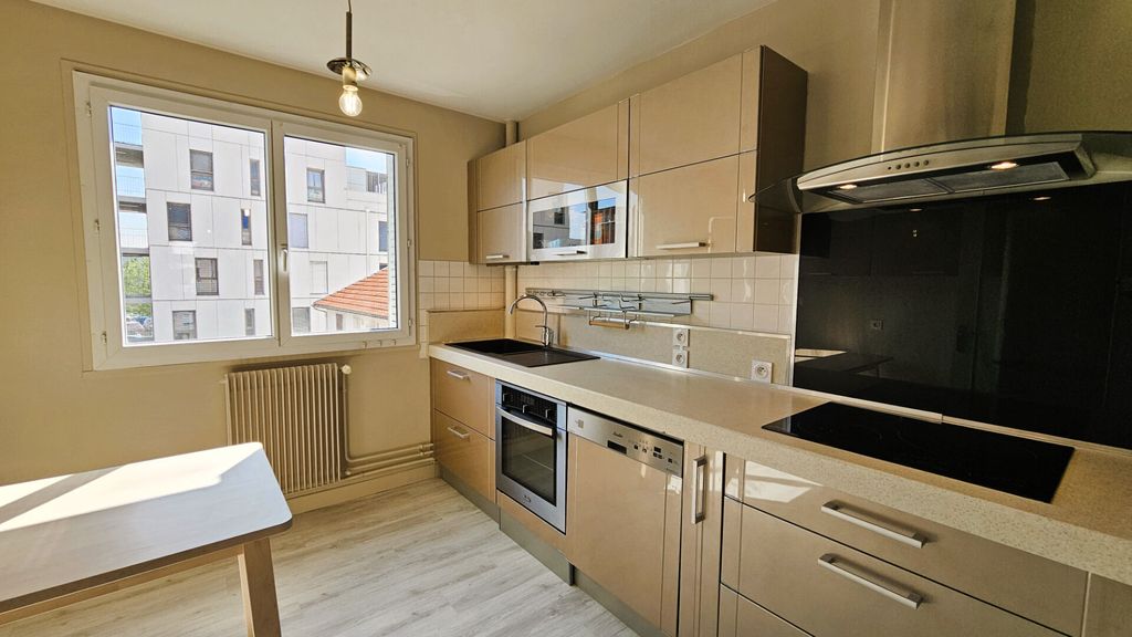 Achat appartement à vendre 3 pièces 68 m² - Clermont-Ferrand