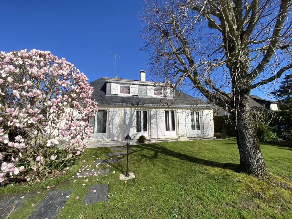 Achat maison à vendre 5 chambres 155 m² - Verrières-en-Anjou