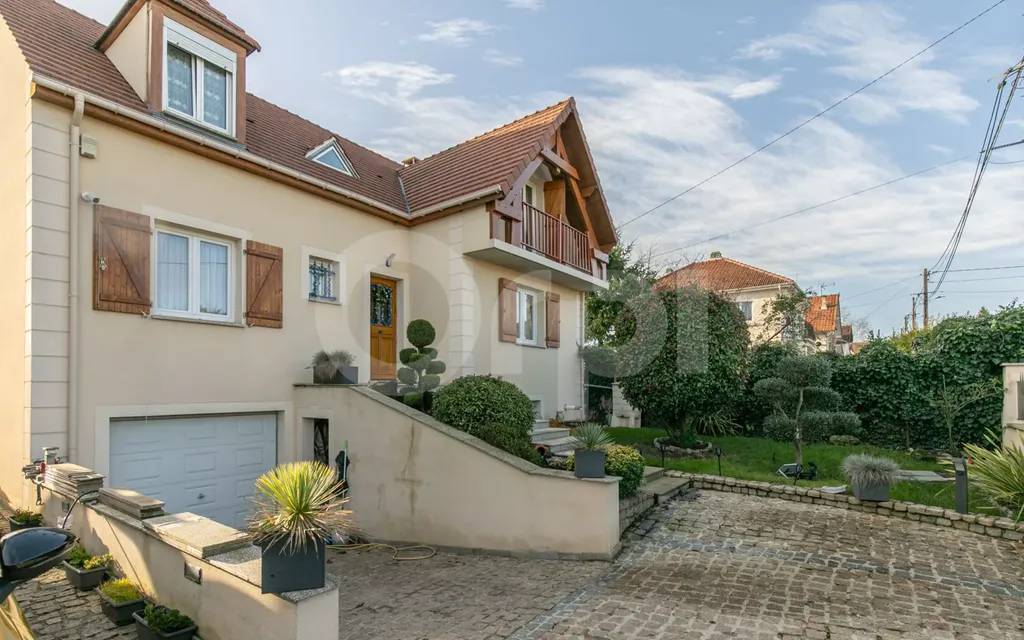 Achat maison à vendre 5 chambres 165 m² - Chelles