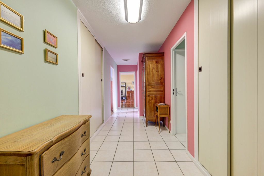 Achat appartement à vendre 5 pièces 109 m² - Lyon 8ème arrondissement