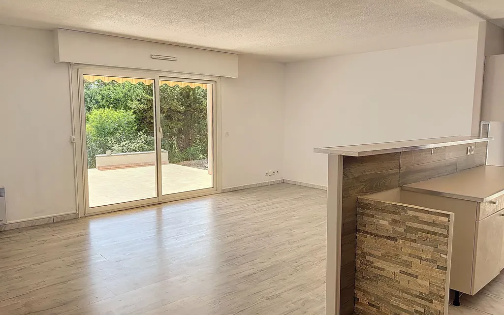 Achat appartement à vendre 4 pièces 83 m² - Saint-Raphaël