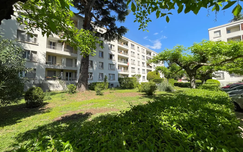 Achat appartement à vendre 4 pièces 67 m² - Avignon