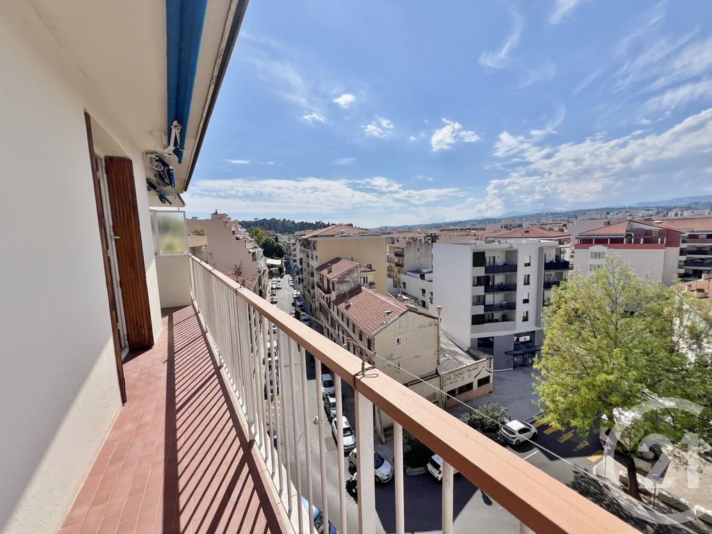 Achat appartement à vendre 2 pièces 59 m² - Nice