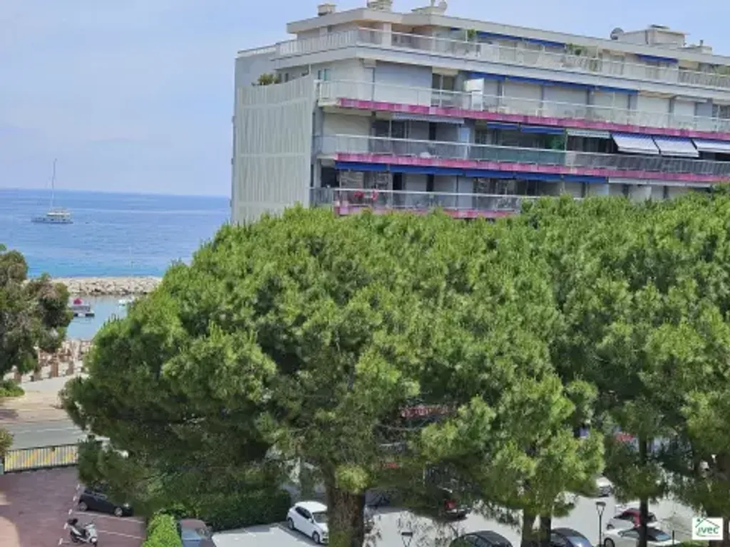 Achat appartement à vendre 4 pièces 98 m² - Roquebrune-Cap-Martin