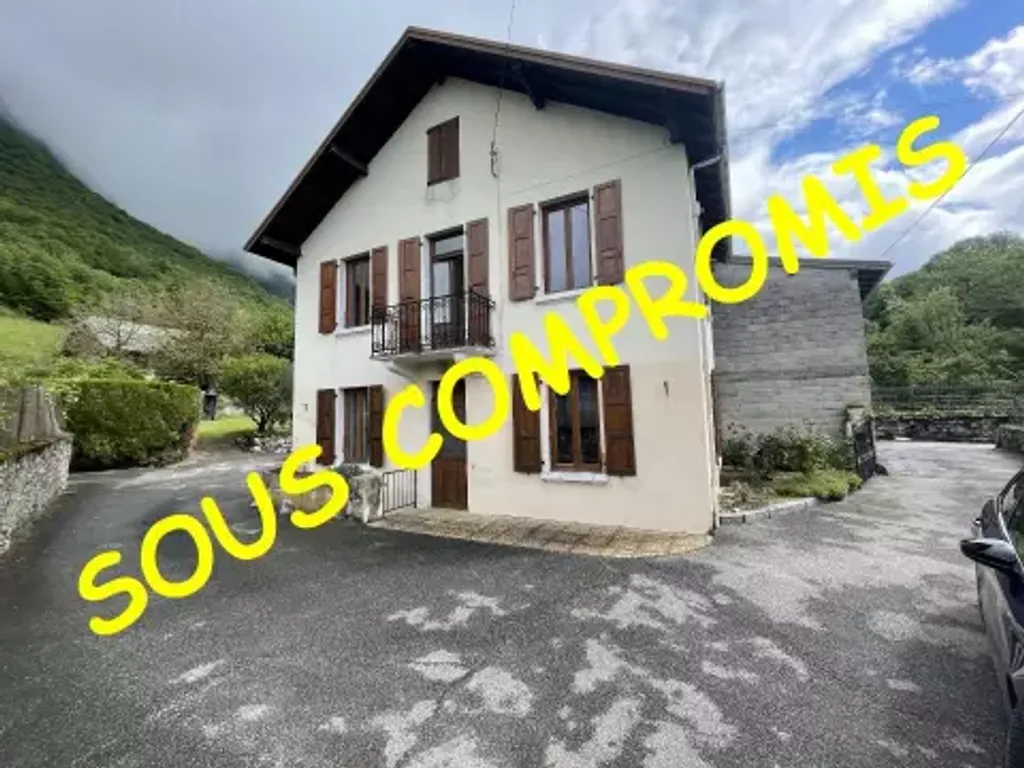 Achat maison à vendre 2 chambres 95 m² - Grésy-sur-Isère