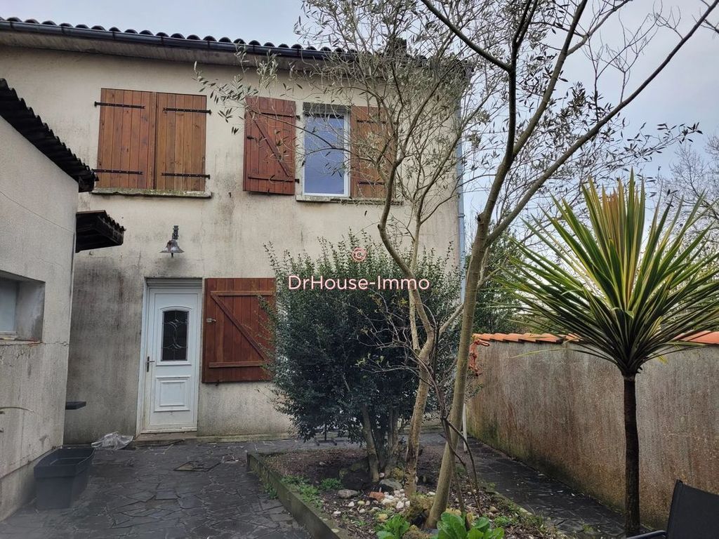 Achat maison à vendre 3 chambres 103 m² - Montendre