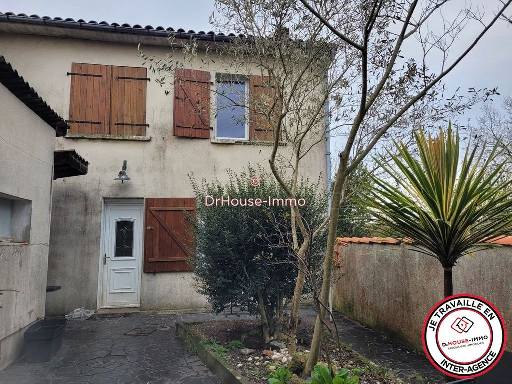 Achat maison à vendre 3 chambres 103 m² - Montendre