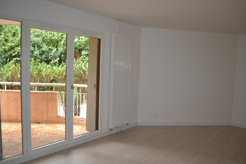 Achat appartement à vendre 2 pièces 45 m² - Saint-Raphaël