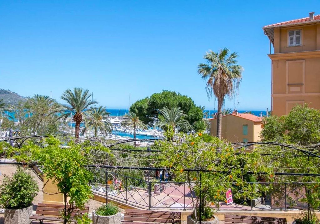 Achat appartement à vendre 3 pièces 62 m² - Menton