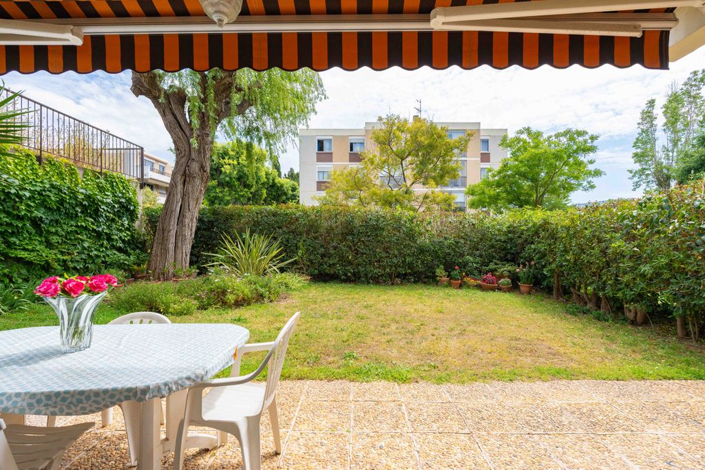 Achat appartement à vendre 4 pièces 108 m² - Marseille 8ème arrondissement