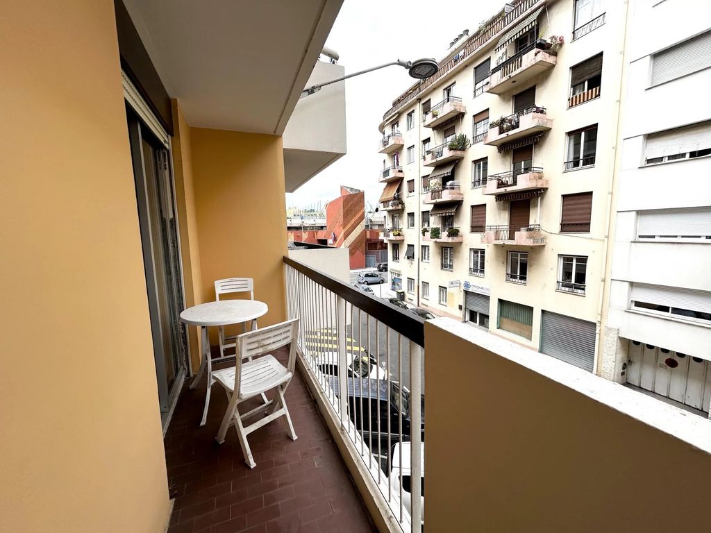 Achat appartement à vendre 3 pièces 71 m² - Nice