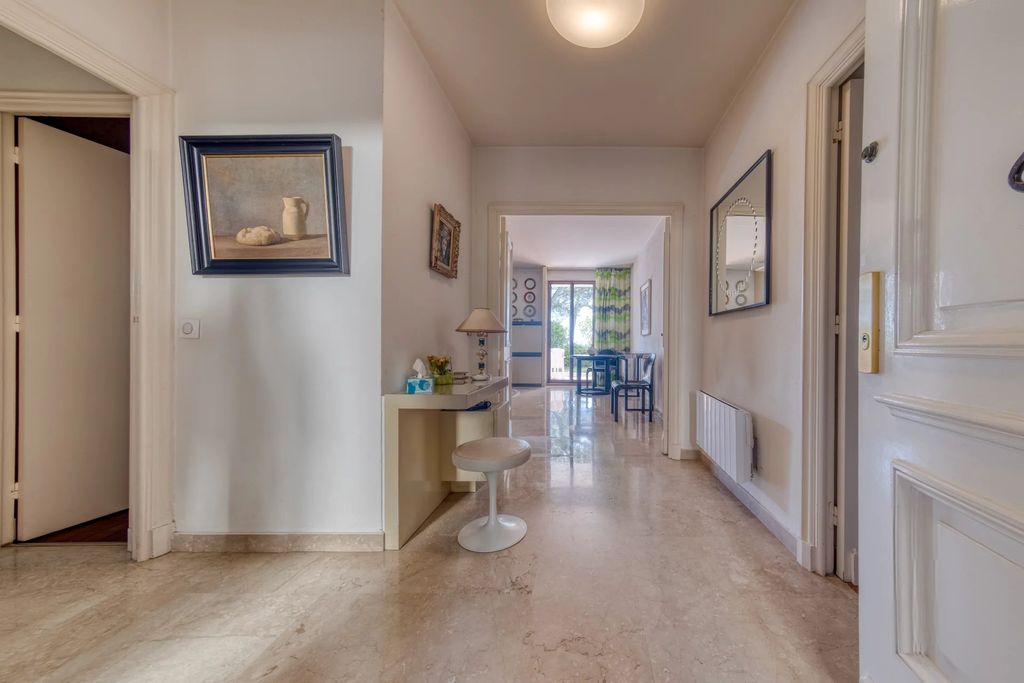 Achat appartement à vendre 5 pièces 102 m² - Villeneuve-Loubet