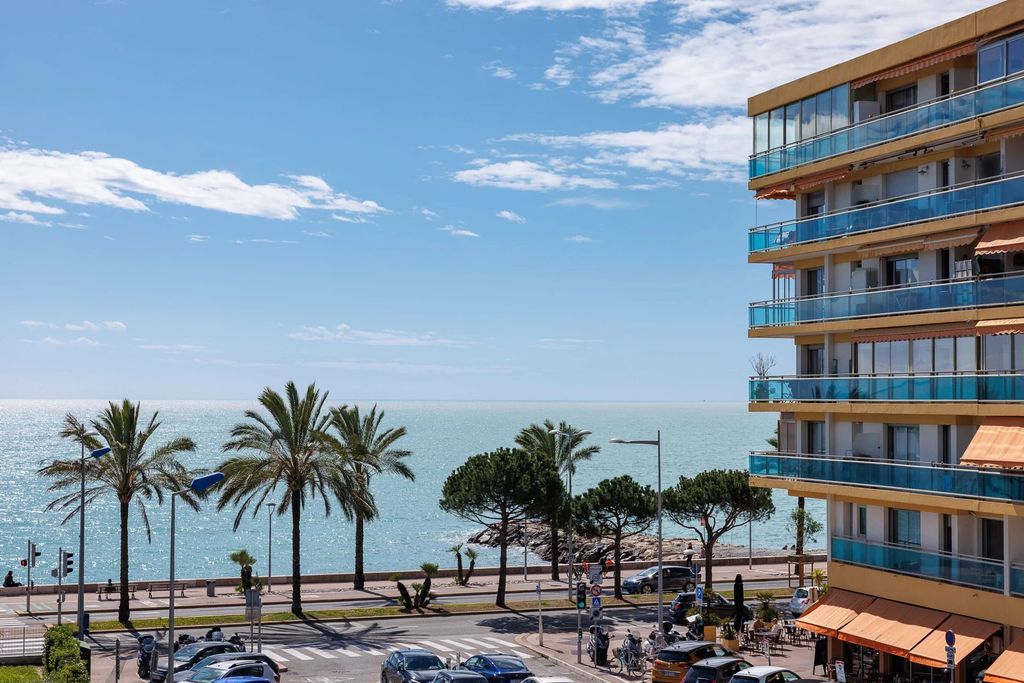 Achat appartement à vendre 3 pièces 72 m² - Cagnes-sur-Mer