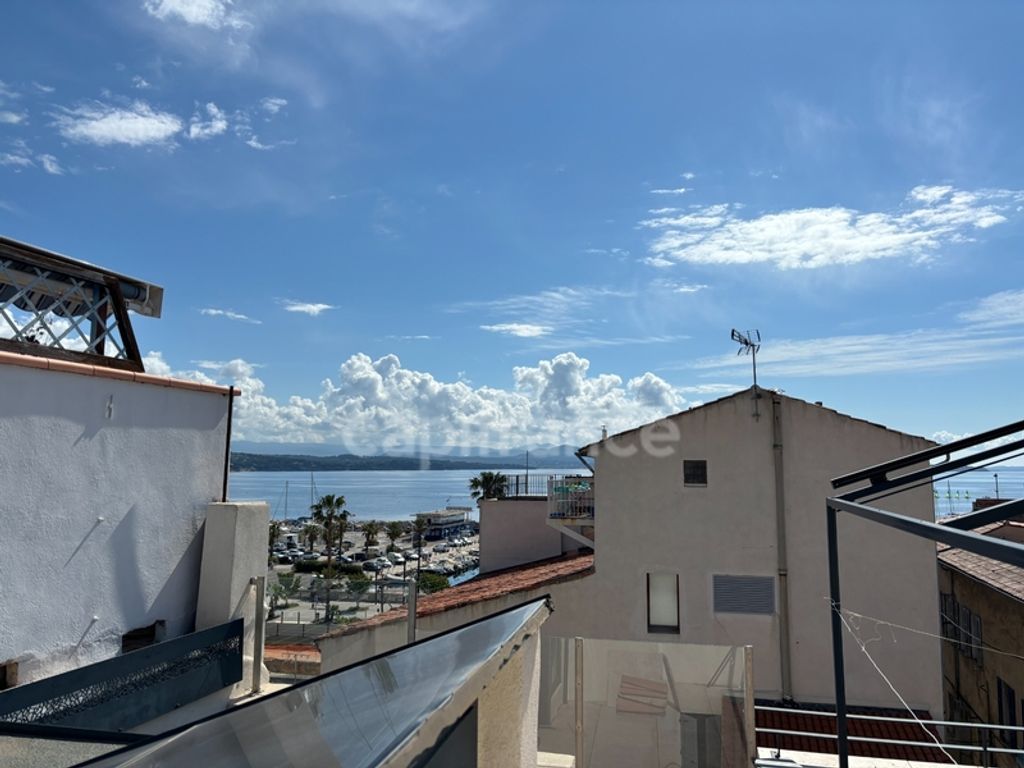 Achat maison à vendre 4 chambres 128 m² - La Ciotat