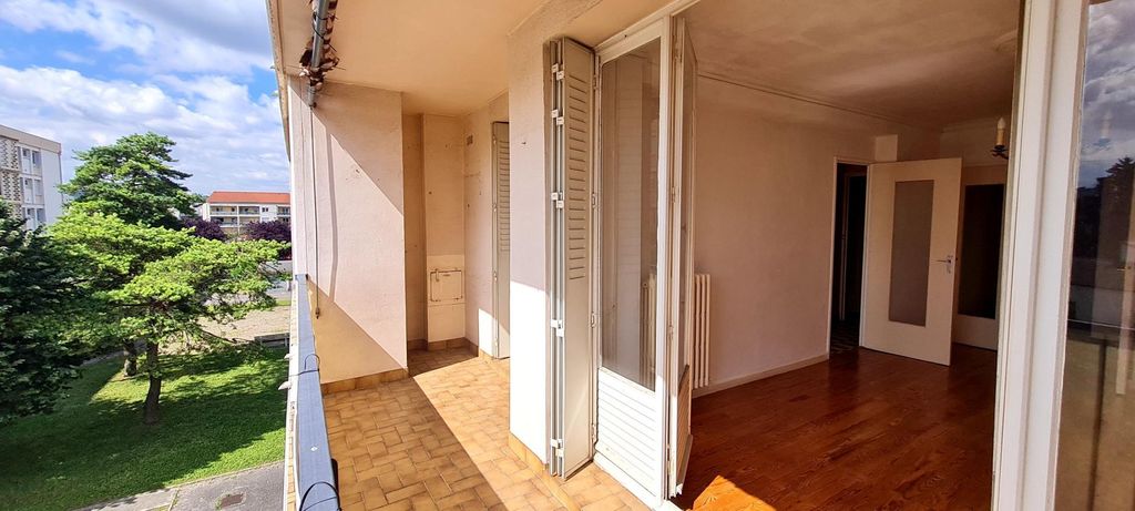 Achat appartement à vendre 3 pièces 57 m² - Vaulx-en-Velin