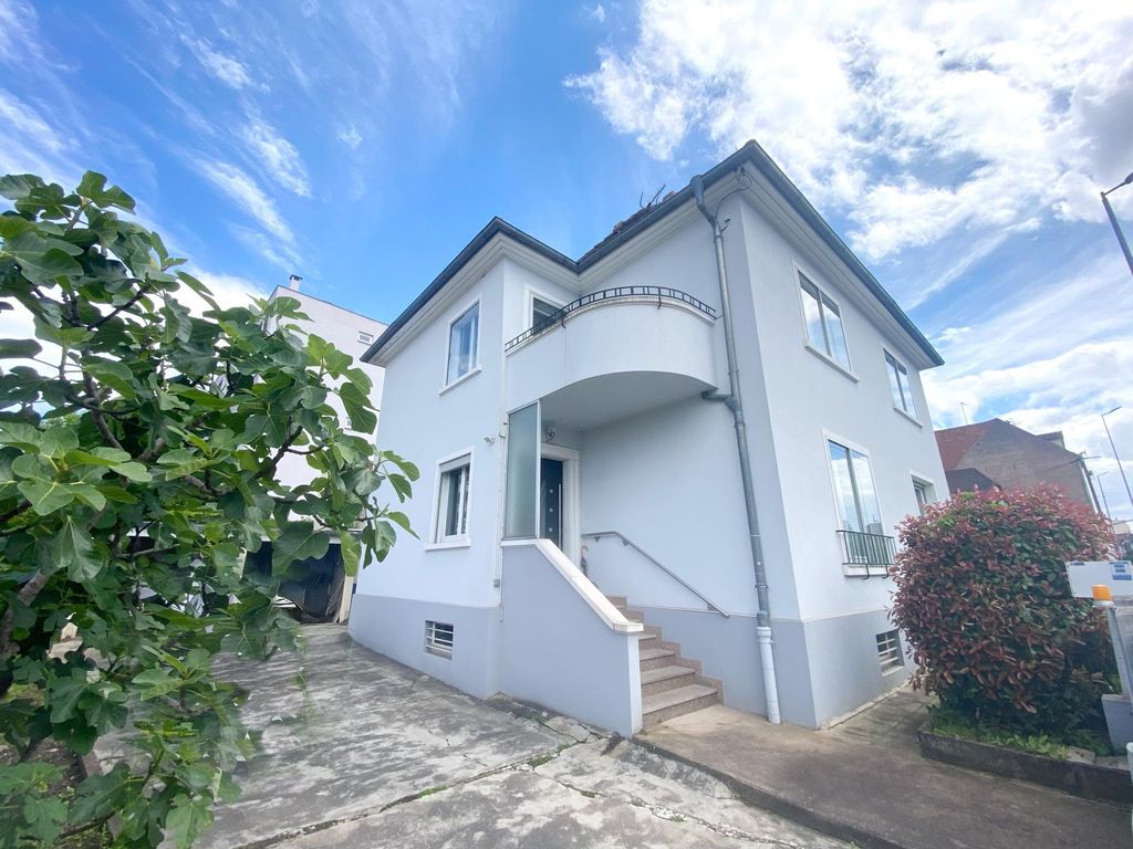 Achat maison à vendre 4 chambres 182 m² - Bischheim